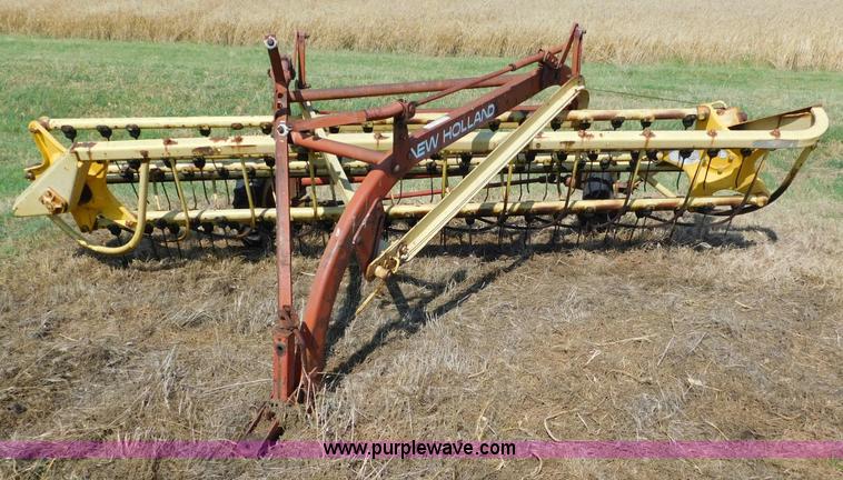 image for item CD9281 New Holland 258 hay rake