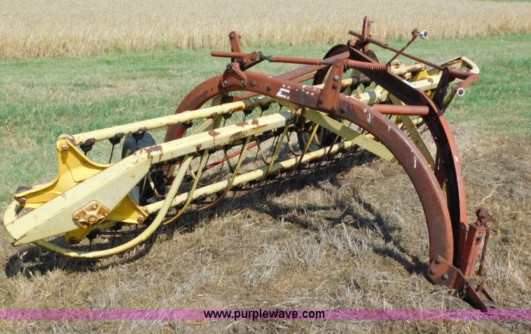 image for item CD9281 New Holland 258 hay rake
