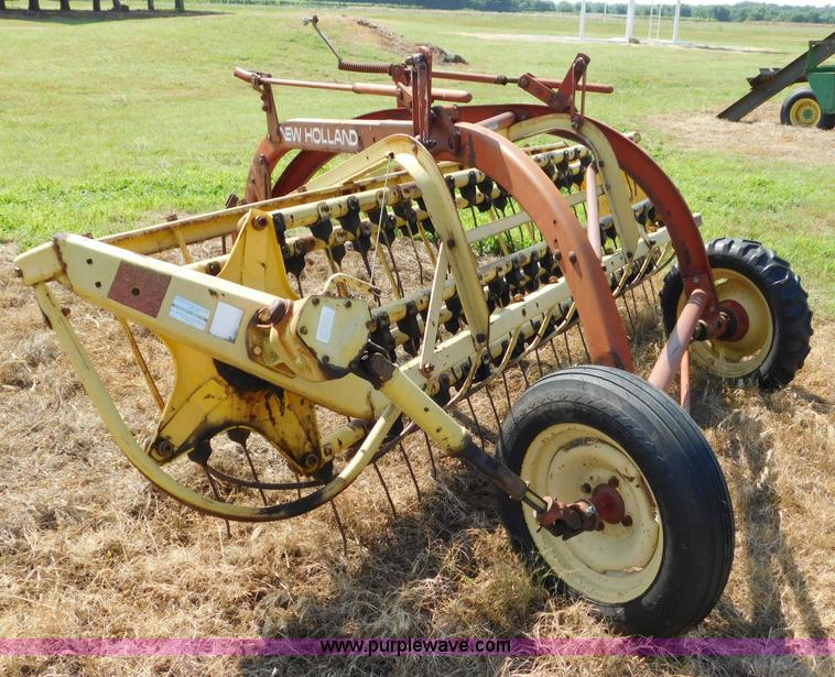 image for item CD9281 New Holland 258 hay rake
