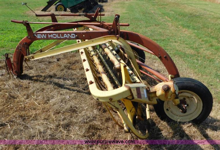 image for item CD9281 New Holland 258 hay rake