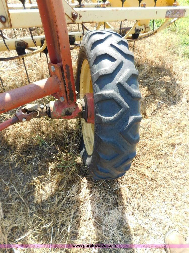 image for item CD9281 New Holland 258 hay rake