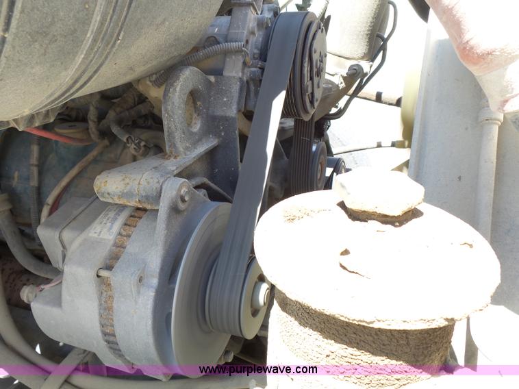 image for item J4062 2006 International 4200 sign truck