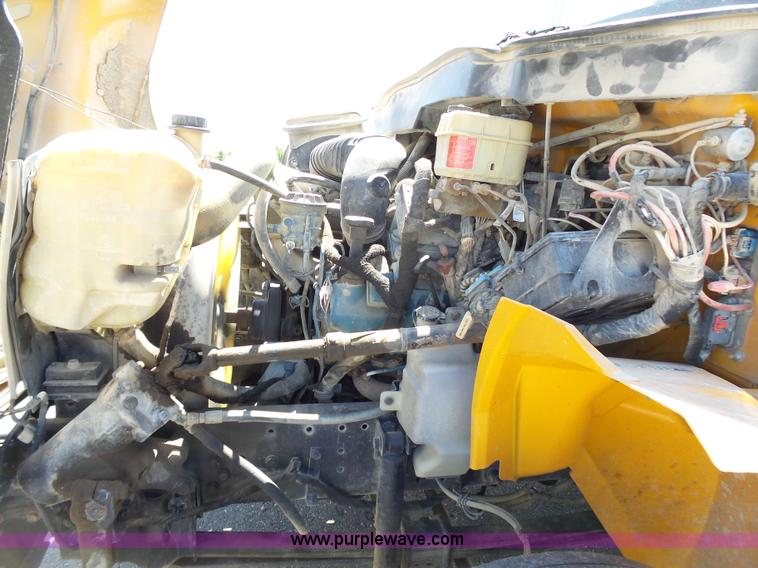 image for item J4062 2006 International 4200 sign truck