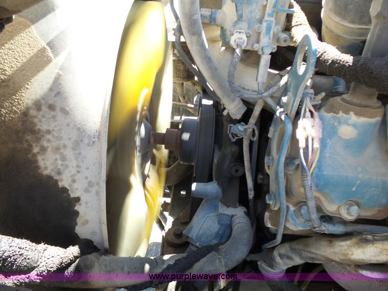 image for item J4062 2006 International 4200 sign truck