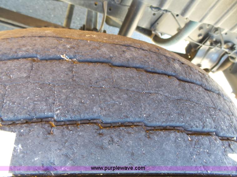 image for item J4062 2006 International 4200 sign truck