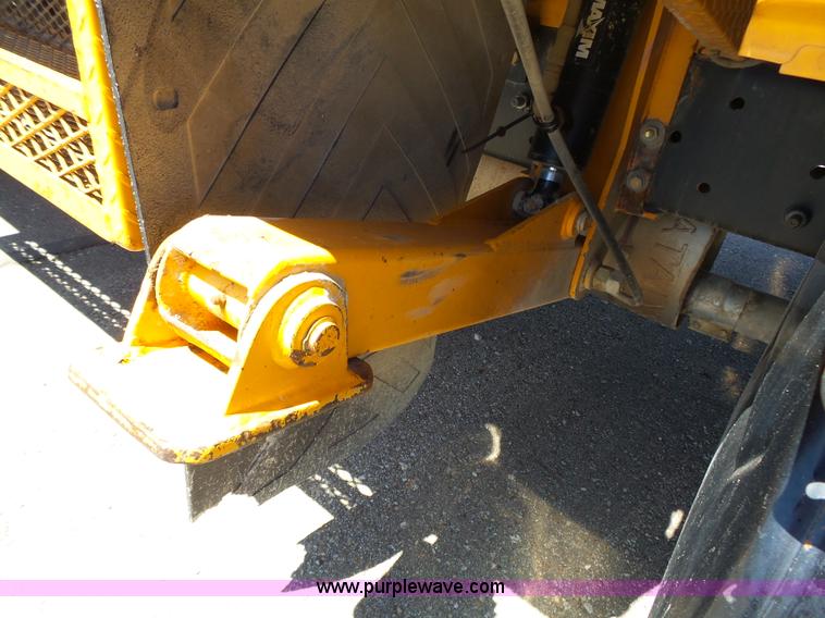 image for item J4062 2006 International 4200 sign truck