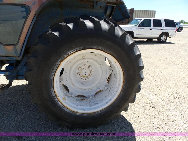 image for item J4063 Ford 6610 tractor