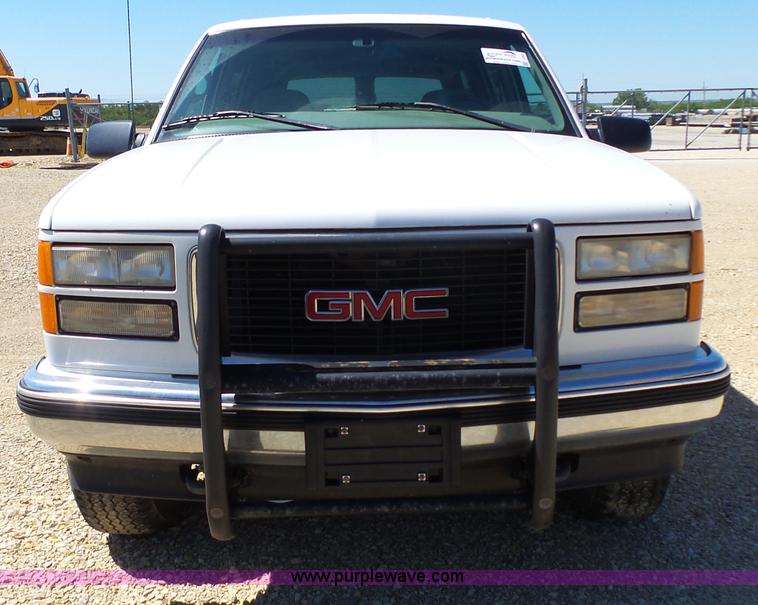 image for item J4064 1997 GMC Yukon SLE SUV