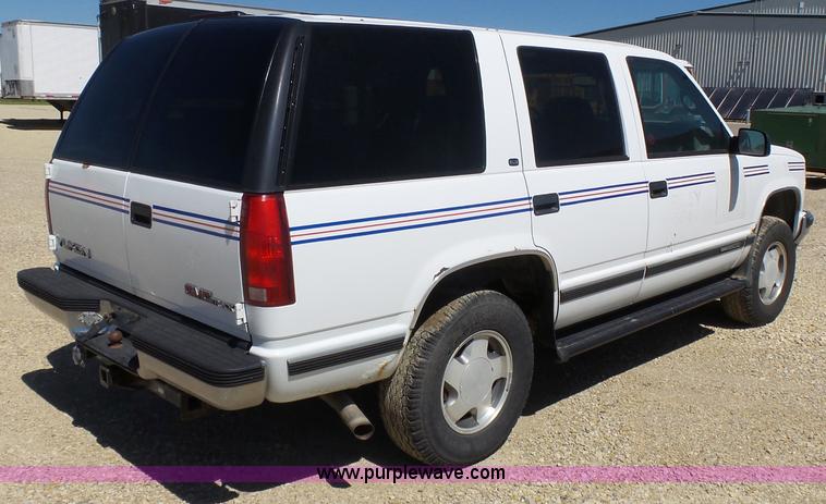 image for item J4064 1997 GMC Yukon SLE SUV
