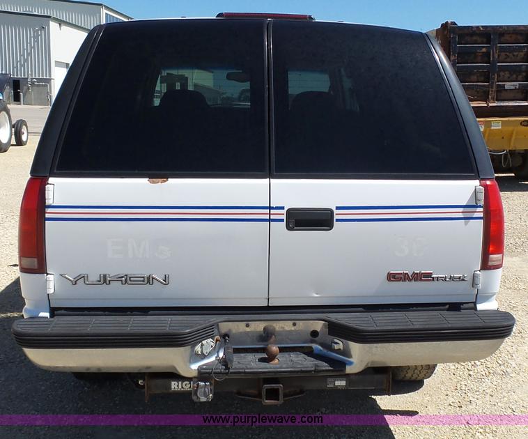 image for item J4064 1997 GMC Yukon SLE SUV