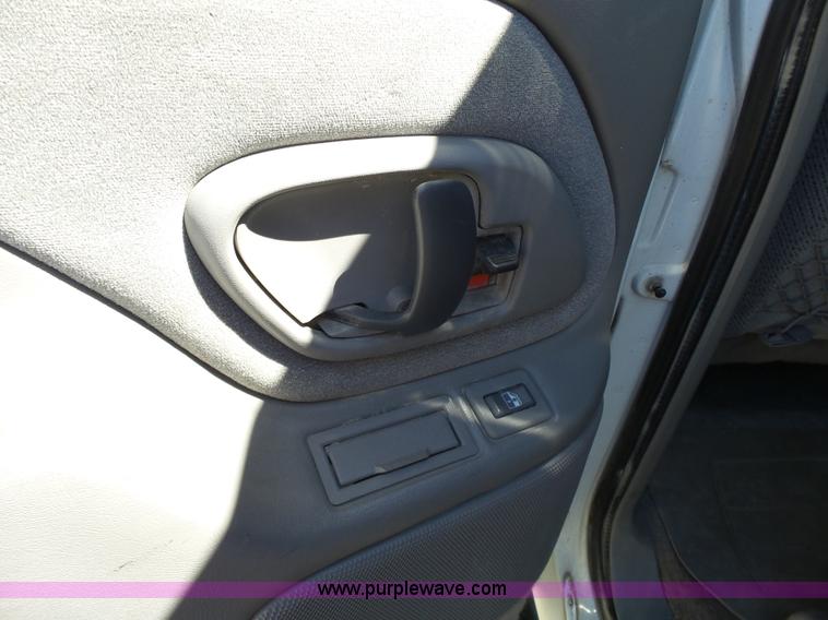 image for item J4064 1997 GMC Yukon SLE SUV