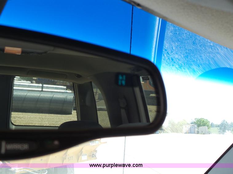 image for item J4064 1997 GMC Yukon SLE SUV