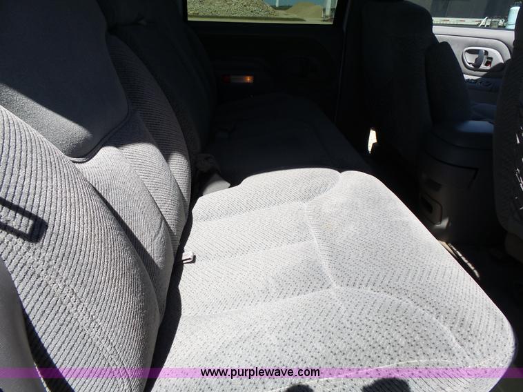 image for item J4064 1997 GMC Yukon SLE SUV