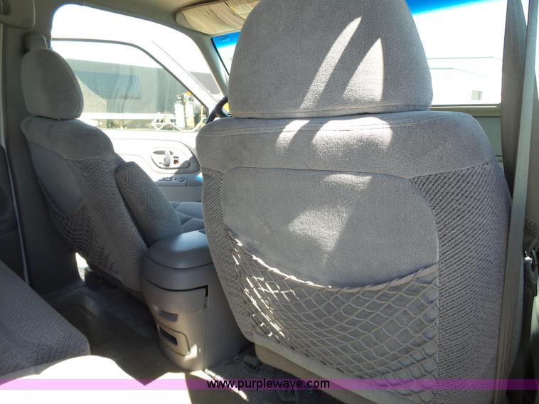 image for item J4064 1997 GMC Yukon SLE SUV