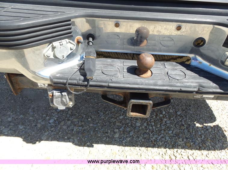 image for item J4064 1997 GMC Yukon SLE SUV