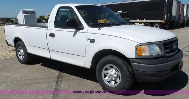 image for item J4065 2001 Ford F150 XL pickup truck