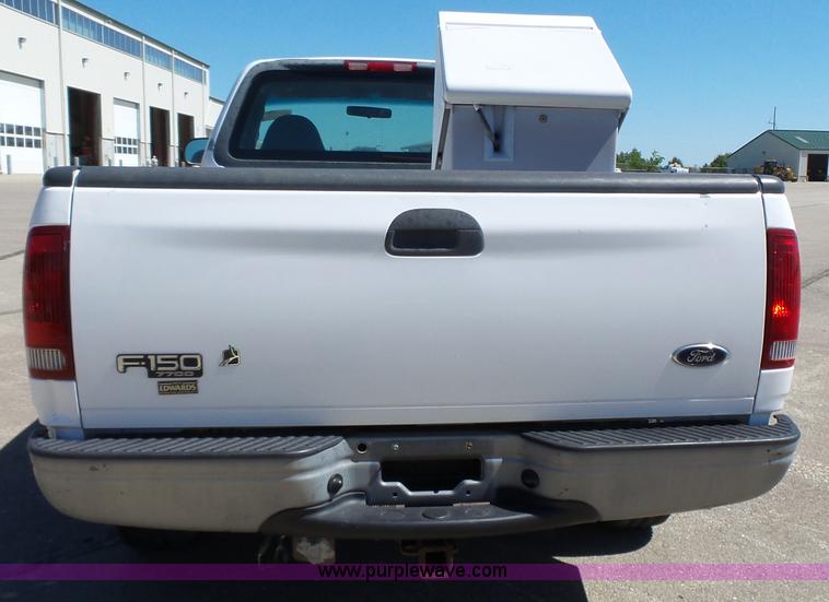 image for item J4065 2001 Ford F150 XL pickup truck