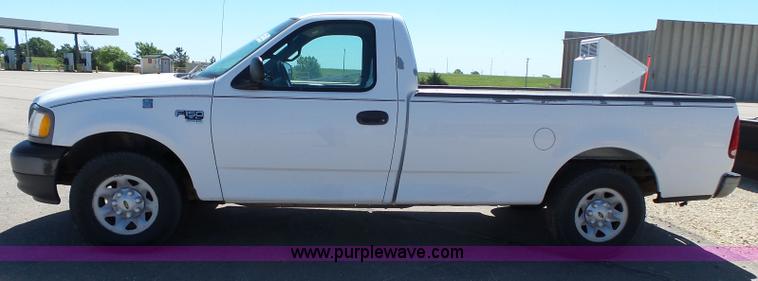 image for item J4065 2001 Ford F150 XL pickup truck