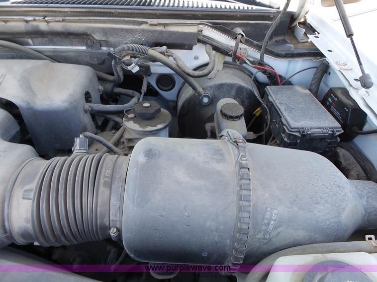 image for item J4065 2001 Ford F150 XL pickup truck