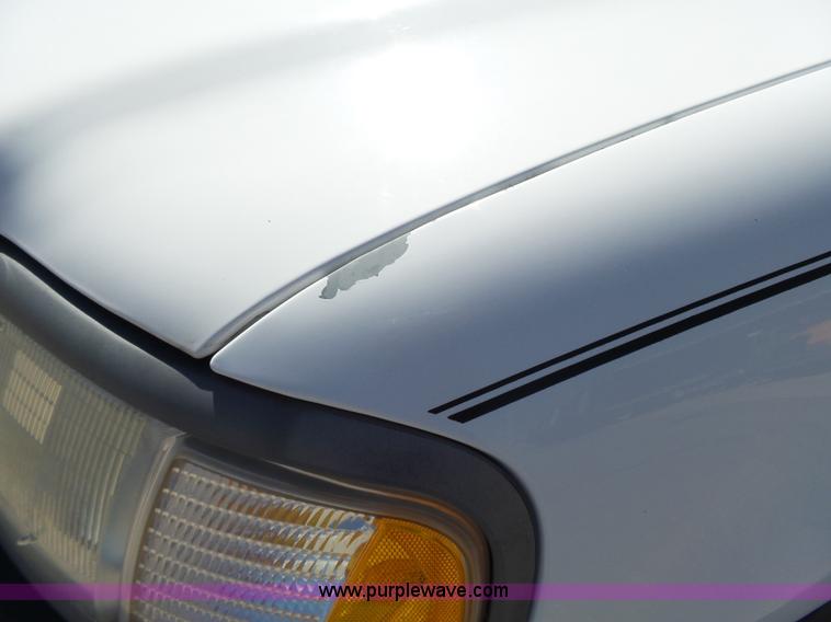 image for item J4065 2001 Ford F150 XL pickup truck