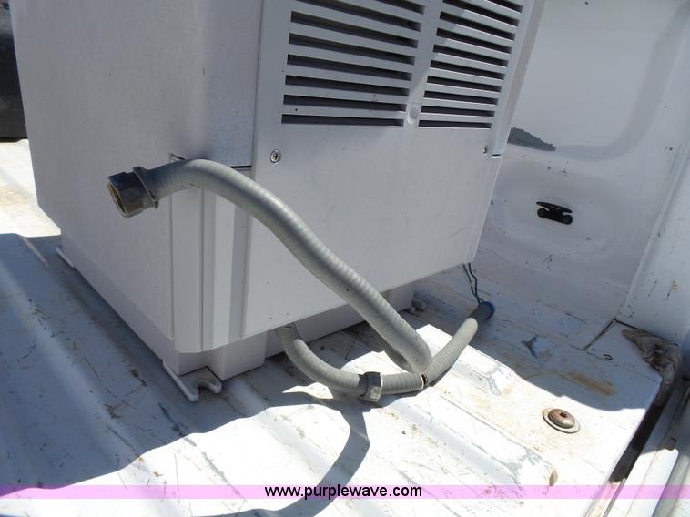 image for item J4065 2001 Ford F150 XL pickup truck