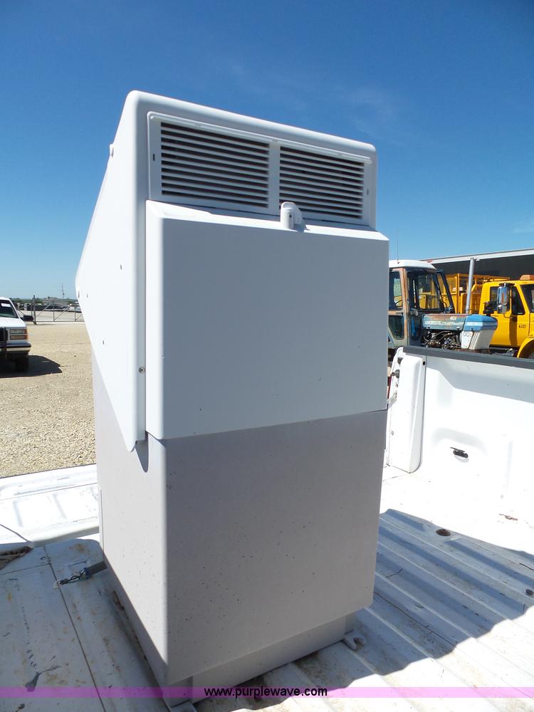 image for item J4065 2001 Ford F150 XL pickup truck