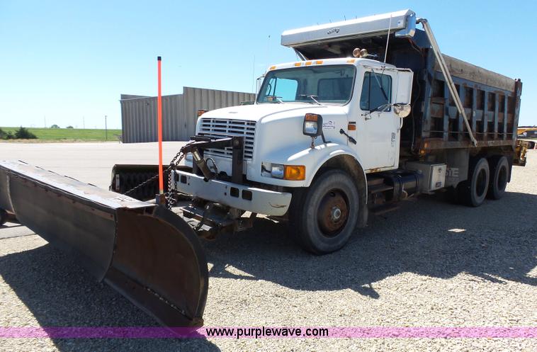 image for item J4066 1997 International 4900 dump truck