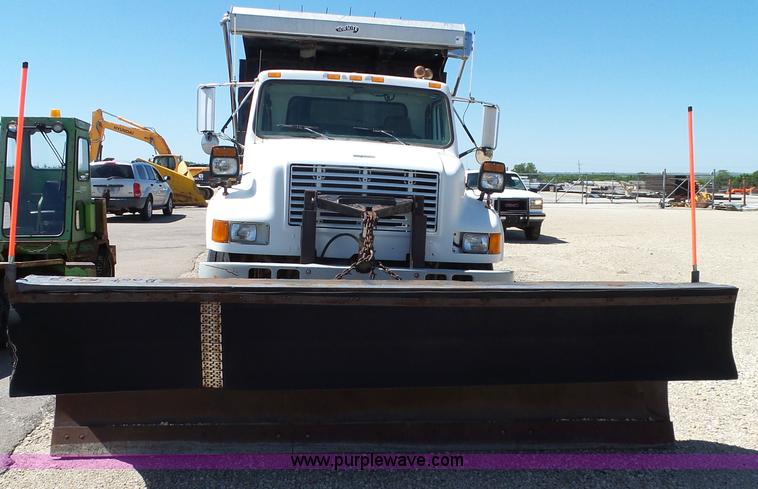 image for item J4066 1997 International 4900 dump truck