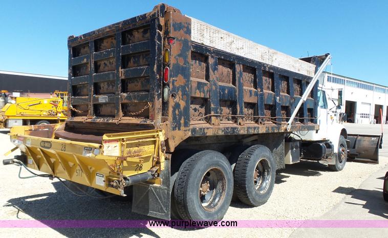 image for item J4066 1997 International 4900 dump truck