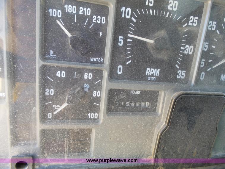 image for item J4066 1997 International 4900 dump truck