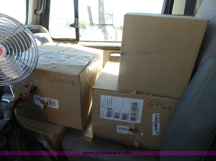 image for item J4066 1997 International 4900 dump truck