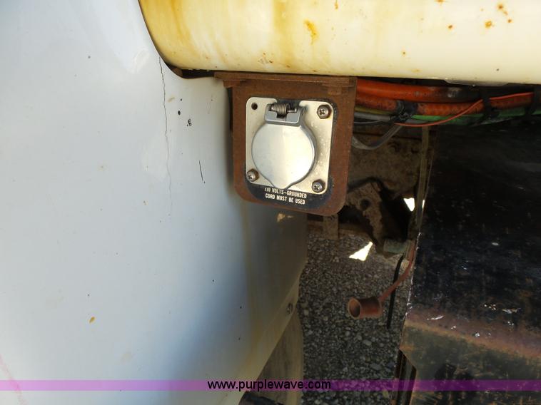 image for item J4066 1997 International 4900 dump truck