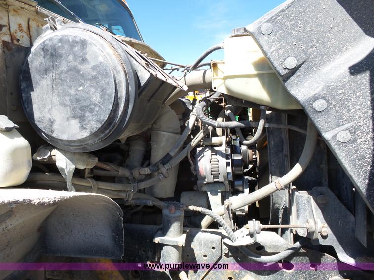 image for item J4066 1997 International 4900 dump truck