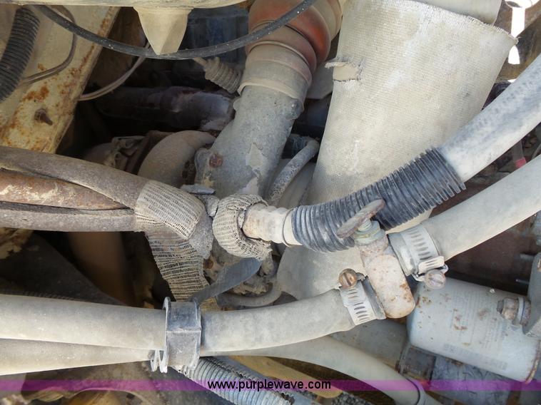 image for item J4066 1997 International 4900 dump truck