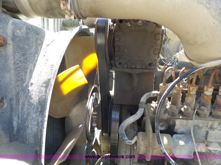 image for item J4066 1997 International 4900 dump truck