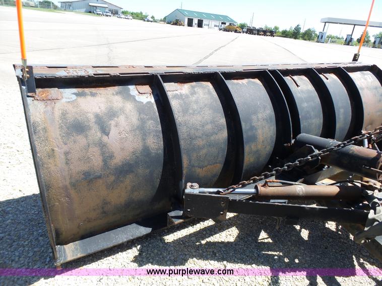 image for item J4066 1997 International 4900 dump truck