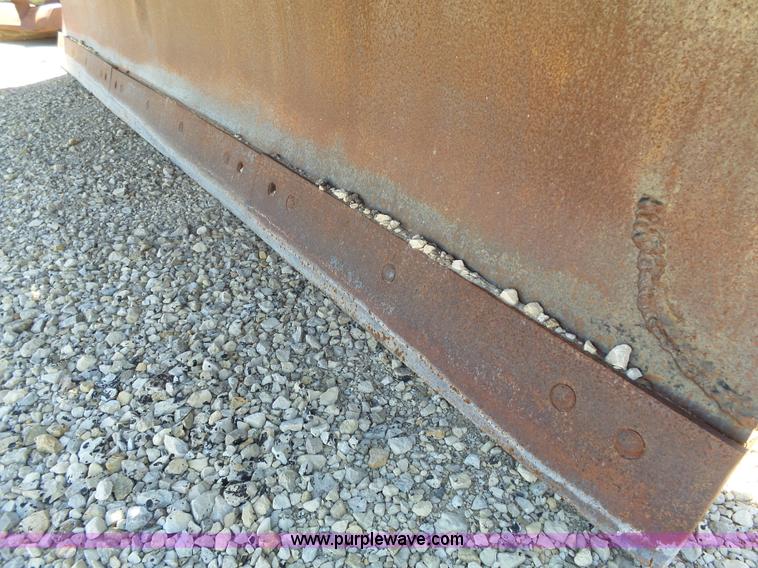 image for item J4066 1997 International 4900 dump truck