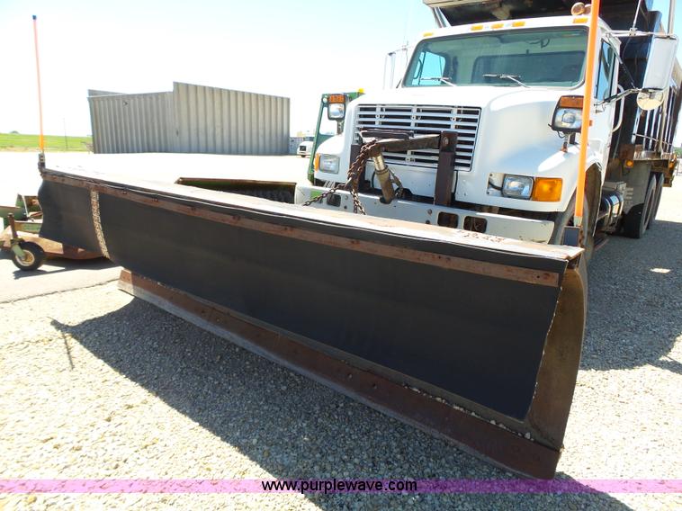 image for item J4066 1997 International 4900 dump truck