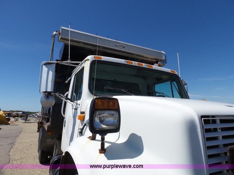 image for item J4066 1997 International 4900 dump truck