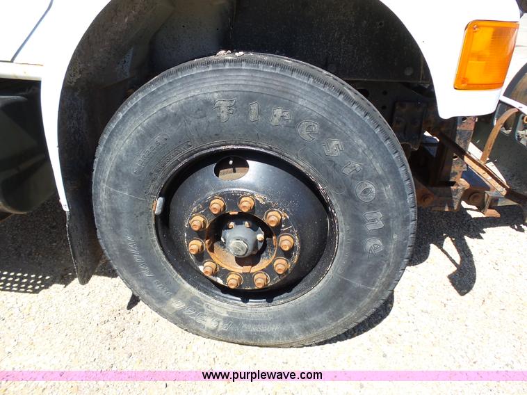 image for item J4066 1997 International 4900 dump truck