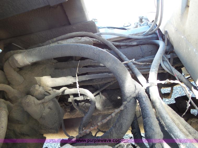 image for item J4066 1997 International 4900 dump truck