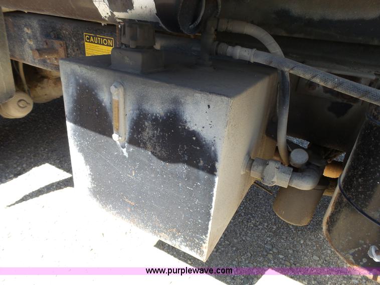image for item J4066 1997 International 4900 dump truck
