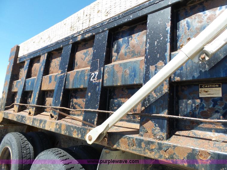 image for item J4066 1997 International 4900 dump truck