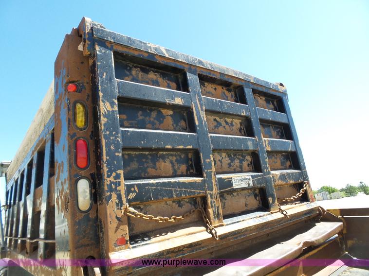 image for item J4066 1997 International 4900 dump truck