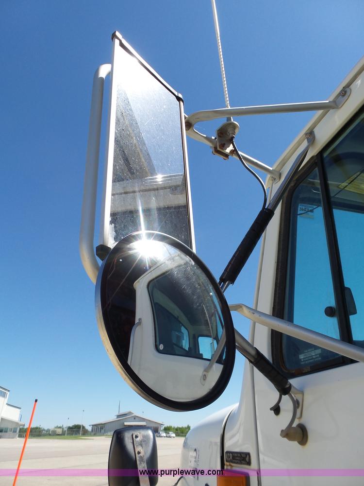 image for item J4066 1997 International 4900 dump truck