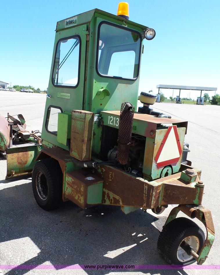 image for item J4067 CTL 2800 Turf Runner mower