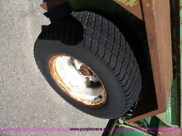 image for item J4067 CTL 2800 Turf Runner mower