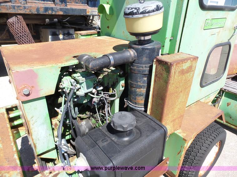 image for item J4067 CTL 2800 Turf Runner mower