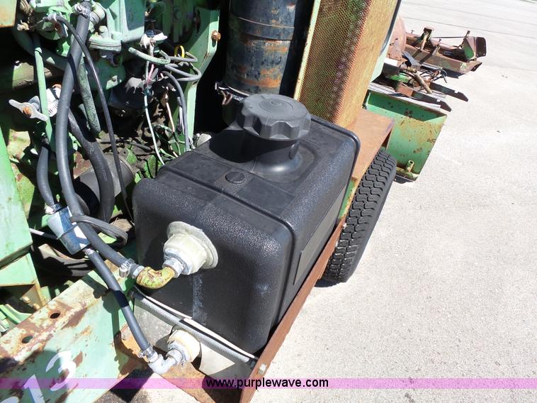 image for item J4067 CTL 2800 Turf Runner mower