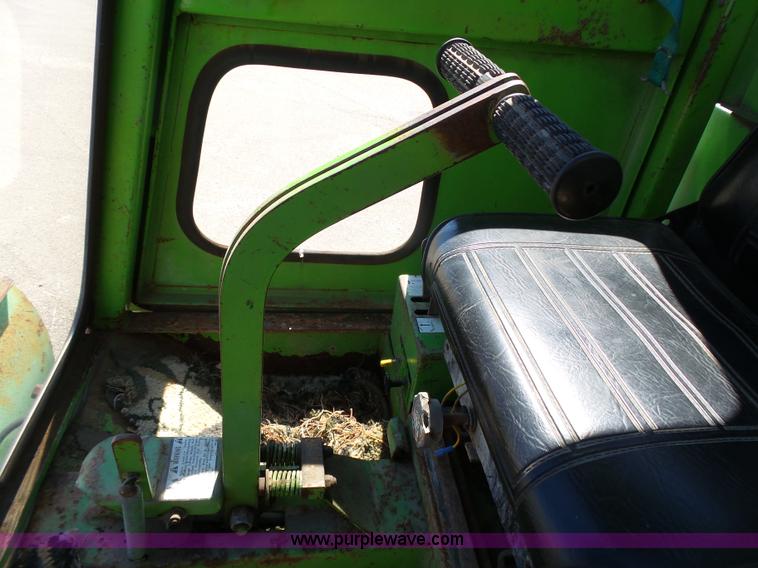 image for item J4067 CTL 2800 Turf Runner mower